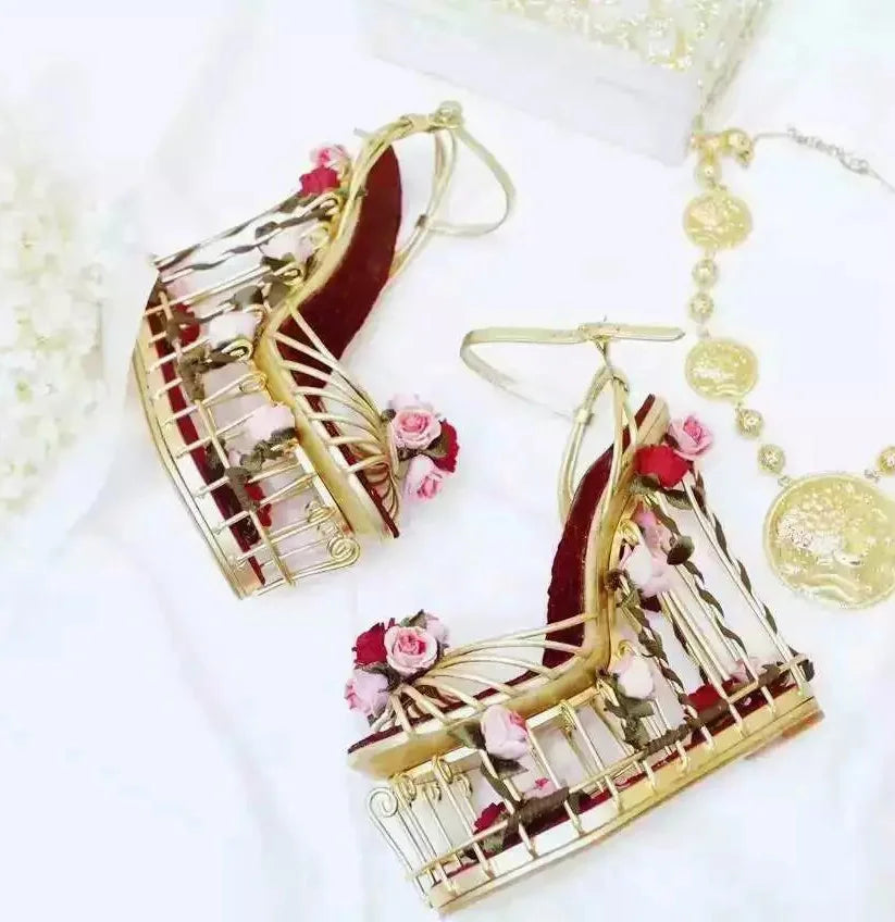 Red Pink Flowers twined Metal